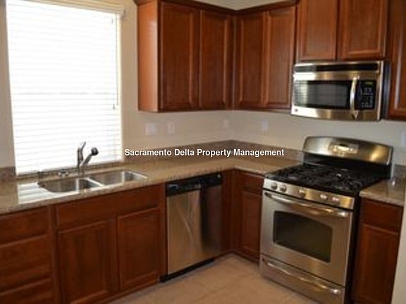 5th image of 211 Chambord Way #211