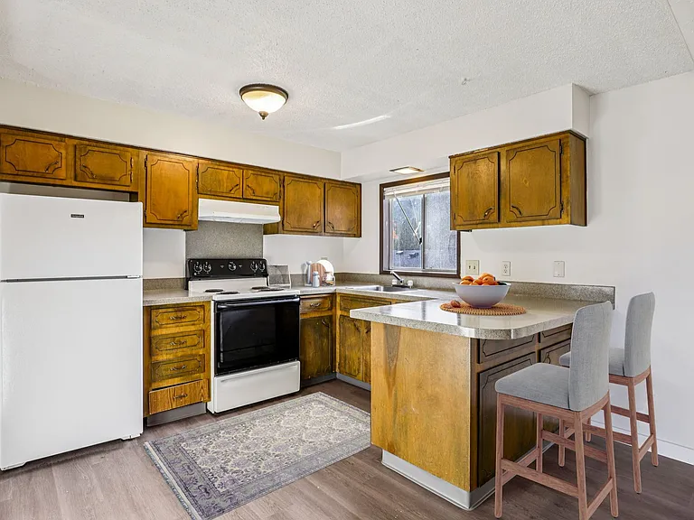 Cypress Crest Apartments — Photo 27