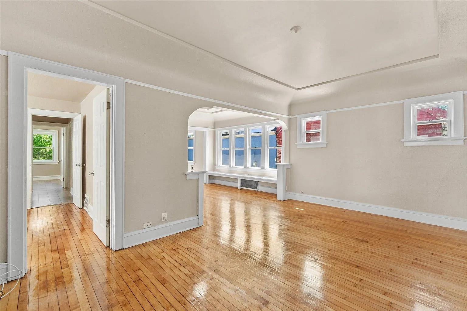 4 bed, 2.0 bath, $2,300 — Photo 4