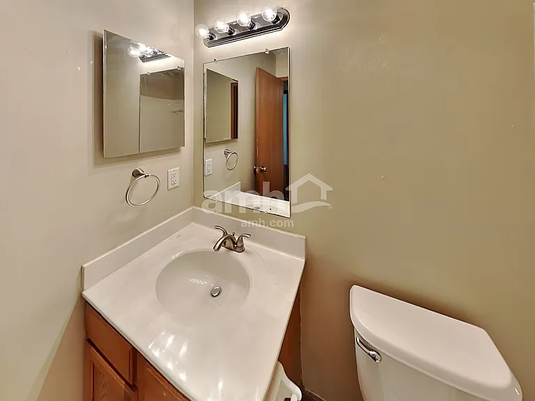 825 Whitehead Dr — Photo 7