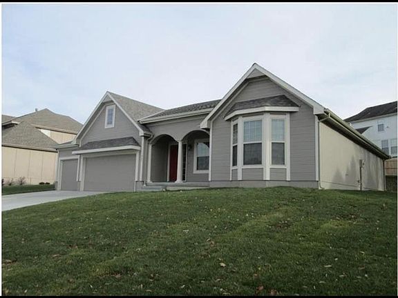 4th image of 505 NW Highcliffe Dr