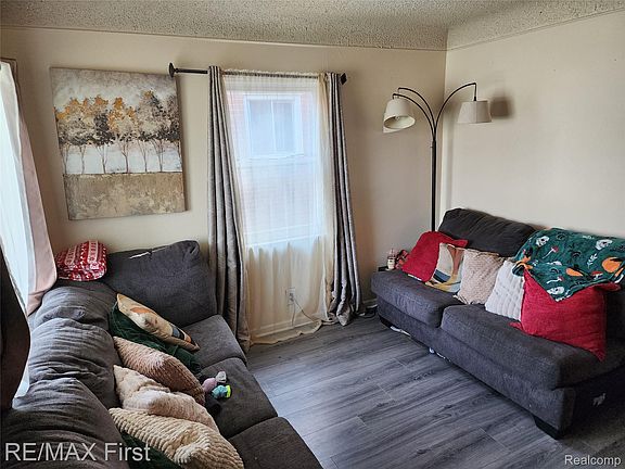 2nd image of 15010 Eastburn St