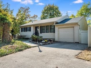 812 Larkfield Rd, East Northport, NY 11731