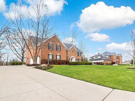 3rd image of 6686 Lake Trail Dr