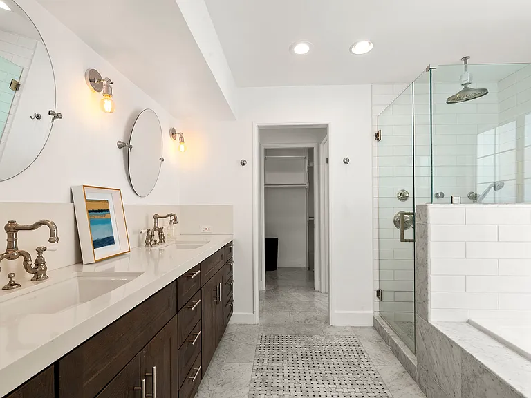 709 W Balboa Blvd — Photo 27