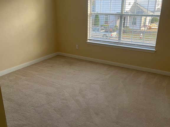 5th image of 1557 Winthrope Dr