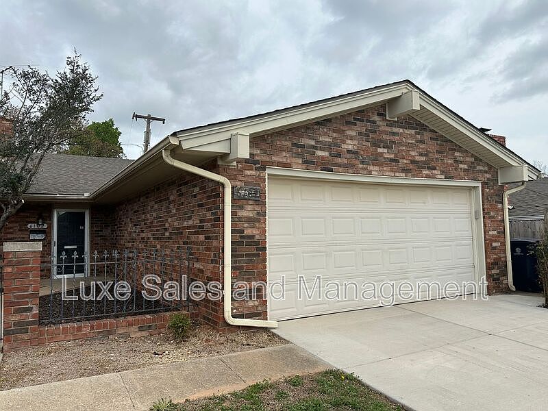 1st image of 6102 N Ross Ave