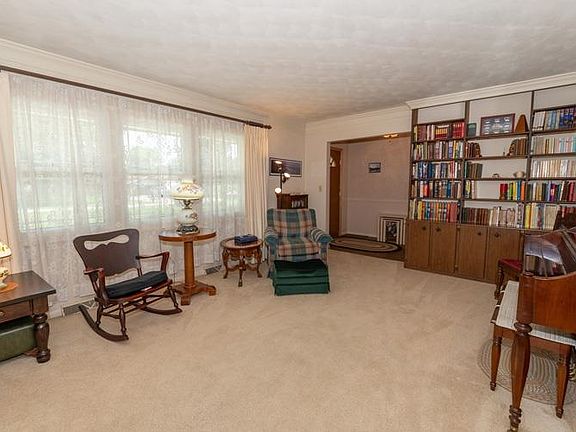 3rd image of 28604 Schwalm Dr