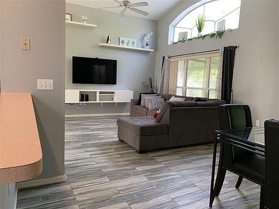 3rd image of 5145 Englewood Ln