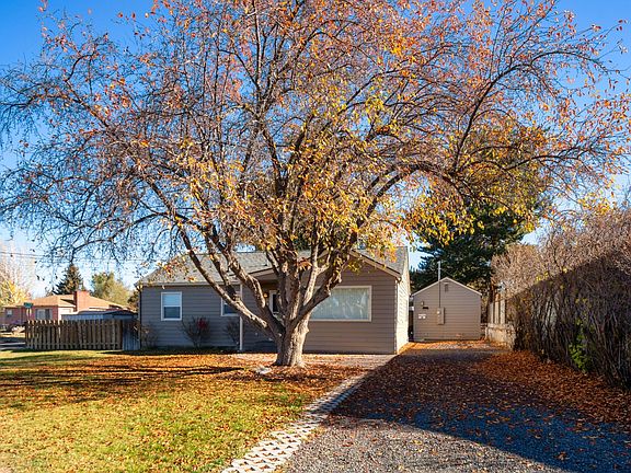 2nd image of 554 NW Canyon Dr
