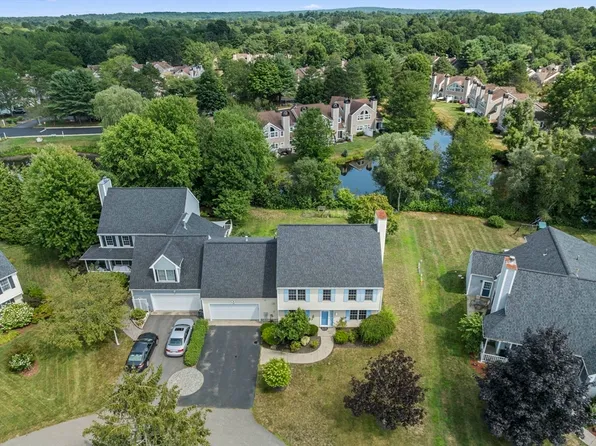 24 Pelican Dr Unit 24, Walpole, MA 02081