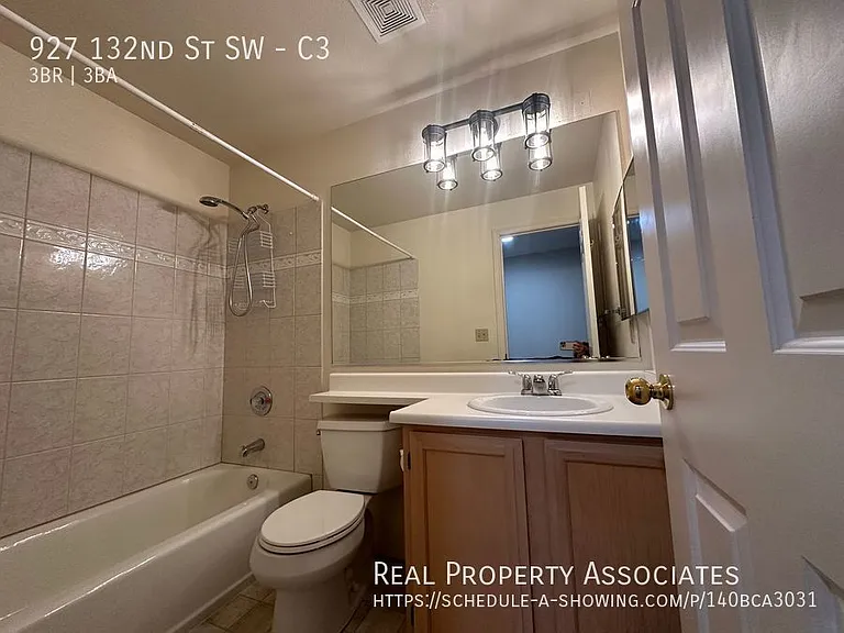 927 132nd St SW #C3 — Photo 11