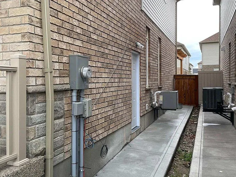 336 Rivertrail Ave #BASEMENT — Photo 2