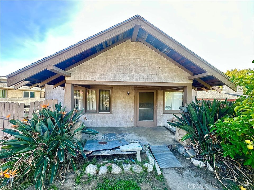 1st image of 226 E Las Flores Dr