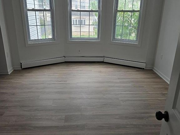 4th image of 59 Harrison Pl