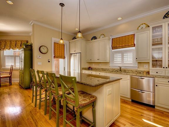 5th image of 4002 Calle Delfin Ct