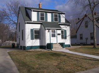 705 10th St SW, Willmar, MN 56201