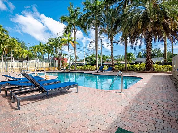 4th image of 3500 Coral Way APT 508