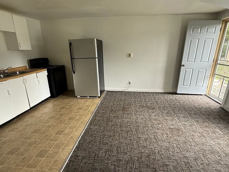 1602 D Ave — Photo 8
