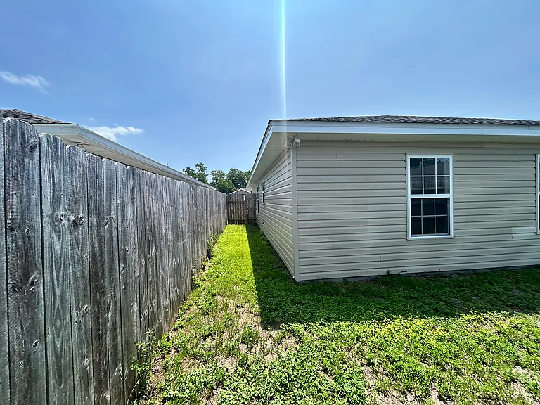 606 Diamonte Cir — Photo 14