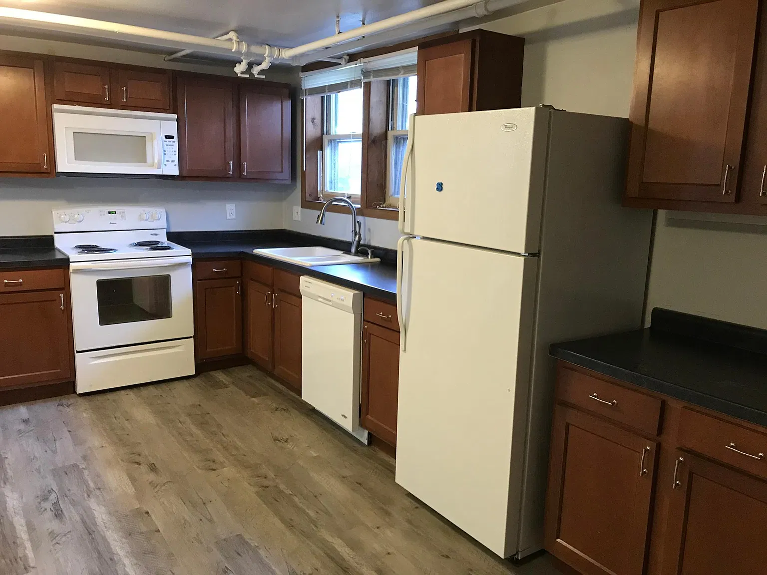2 bed, 900 sqft, $1,500 — Photo 2
