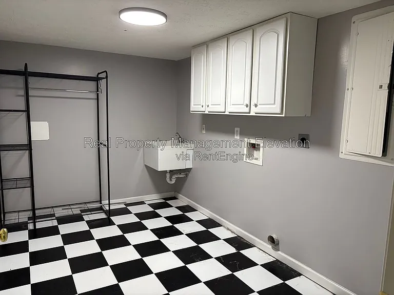 2027 Harvest Dr — Photo 9