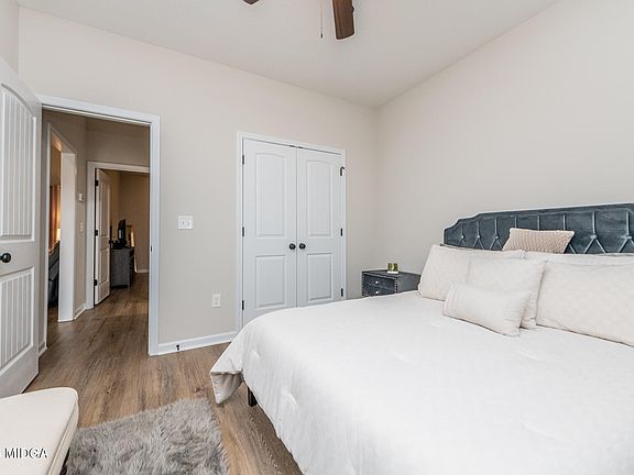 5th image of 206 Hill Ln