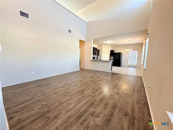5th image of 104 Blair Ct