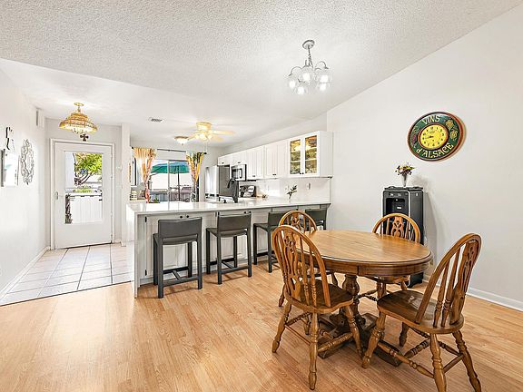 5th image of 2640 Gately Dr W