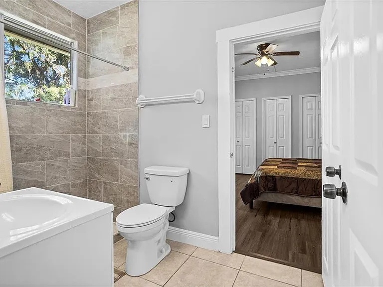 1571 S Myrtle Ave — Photo 17