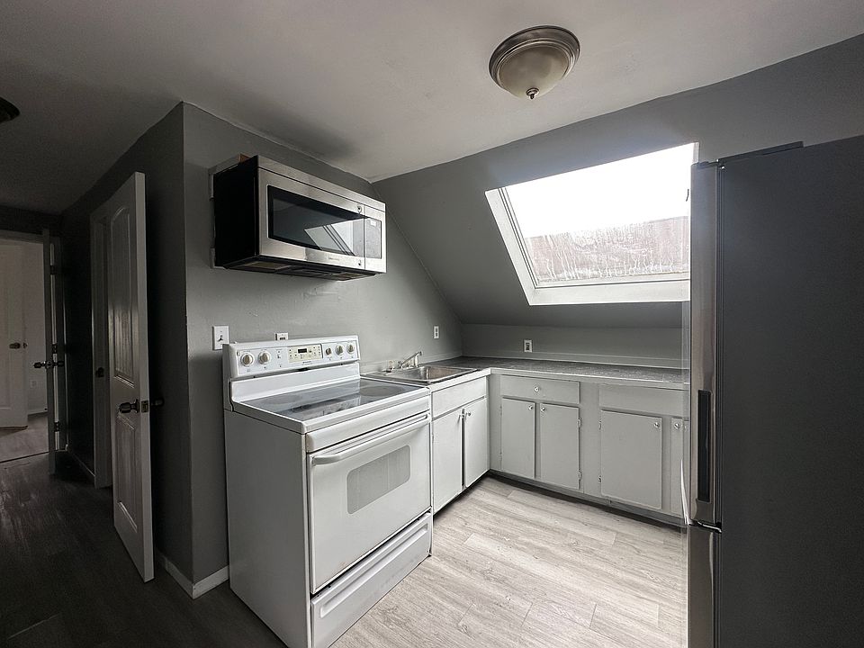 1st image of 41 Carolina Ave Floor 3