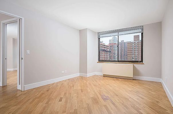 1st image of 313 W 48th St #4
