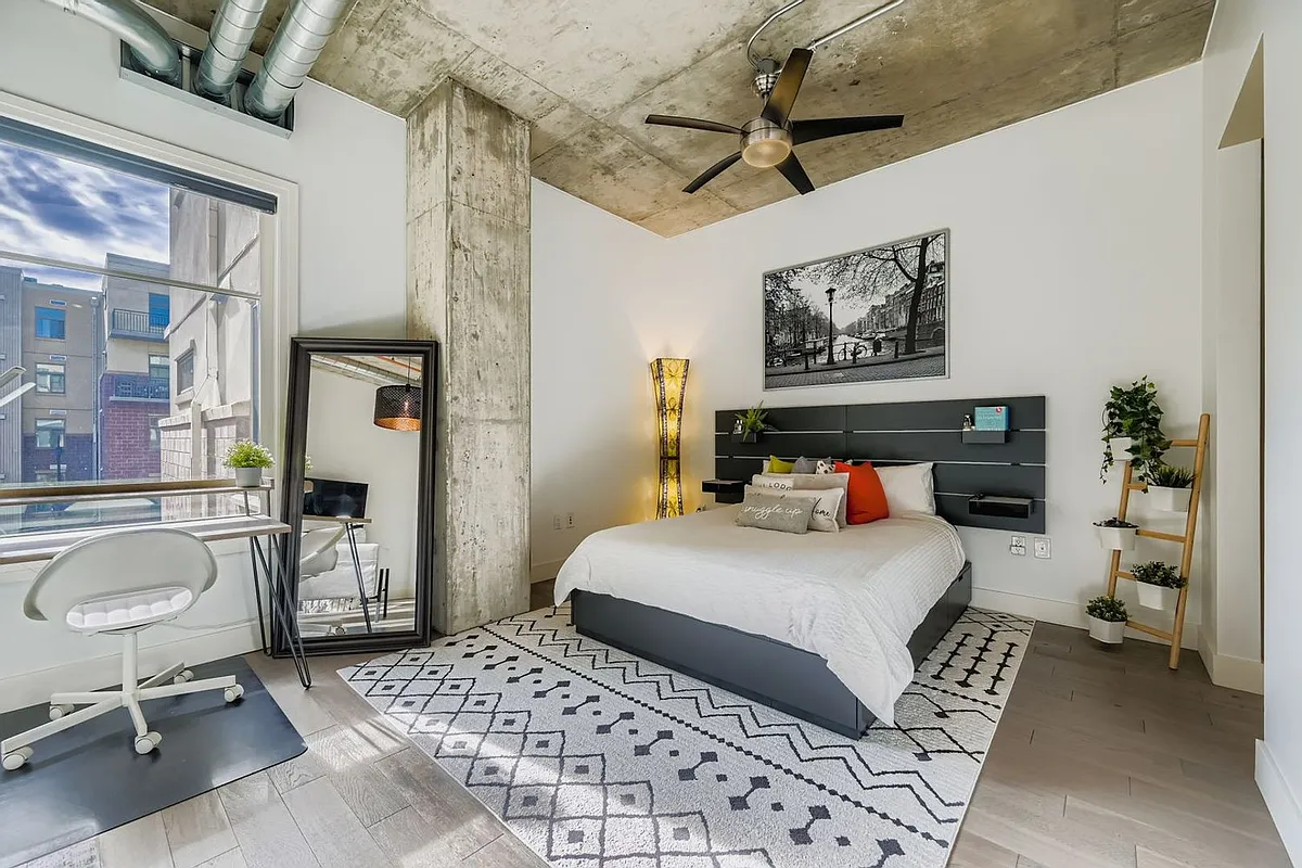 Building Photo - 3401 Arapahoe Ave #212