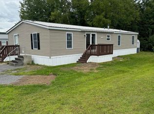 134 Pebblewood Dr, Charlestown, NH 03603