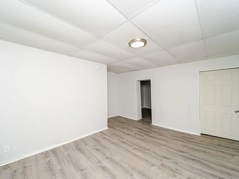169 Hutton St #1 — Photo 9