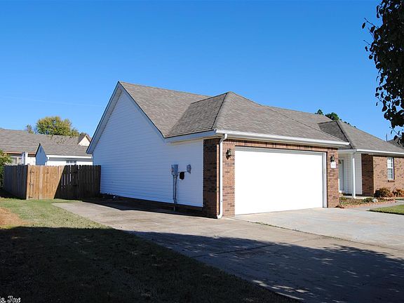 2nd image of 803 Baywood Dr