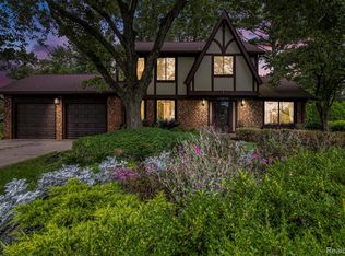 28555 Balmoral Way, Farmington Hills, MI 48334