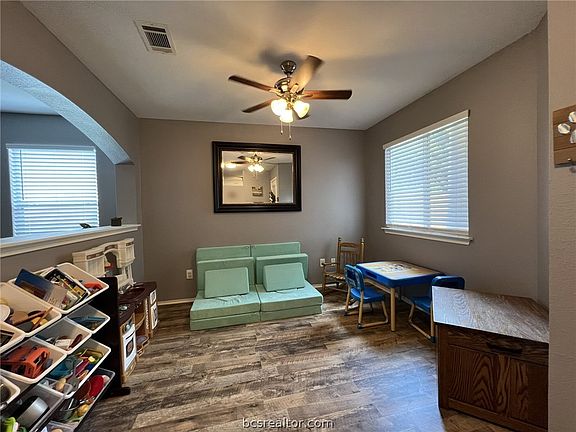 5th image of 15305 Faircrest Ct