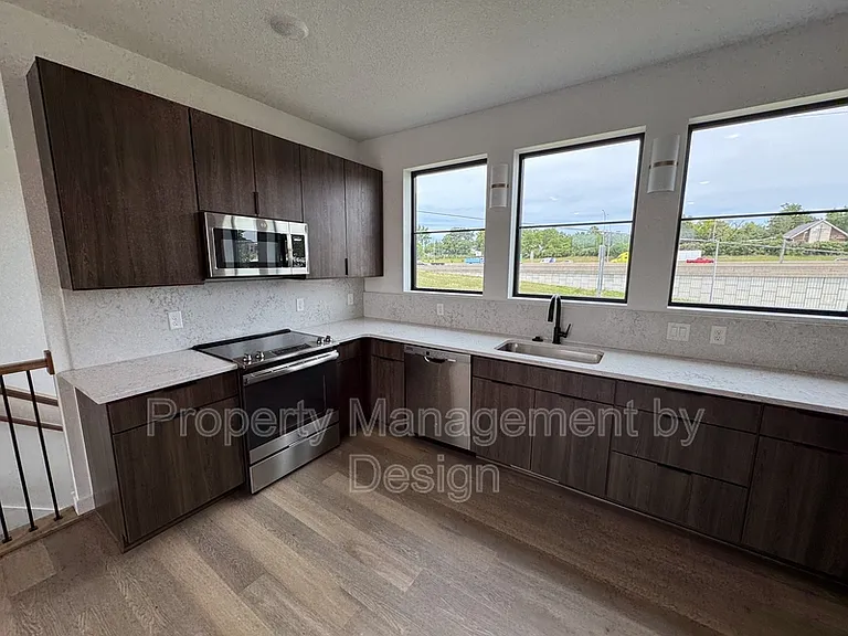 1371 Keosauqua Way #1 — Photo 4