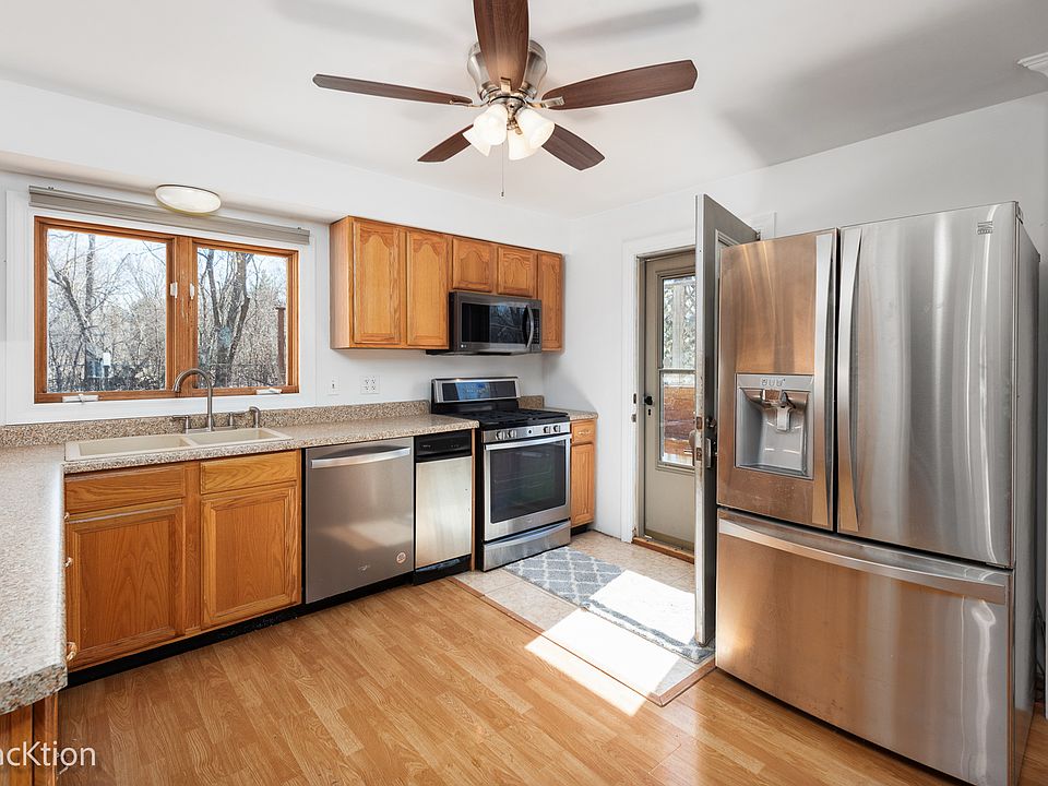 8829 Skyline Dr, Burr Ridge, IL 60527 | Zillow