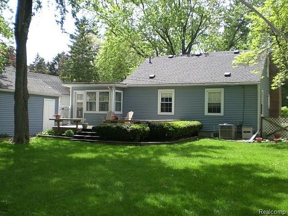 2nd image of 2435 Carlton Dr