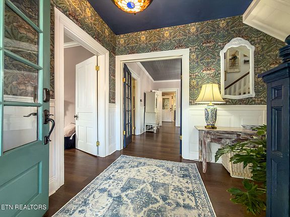 5th image of 208 N B St
