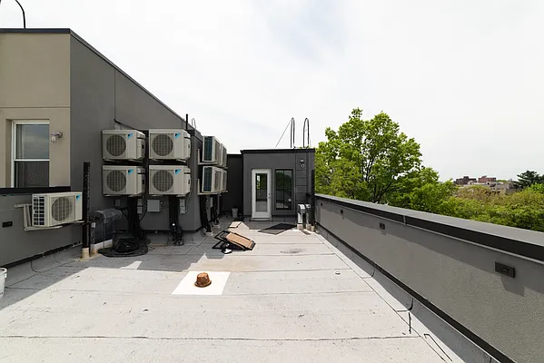 Rented by Jankos Group LLC | media 10