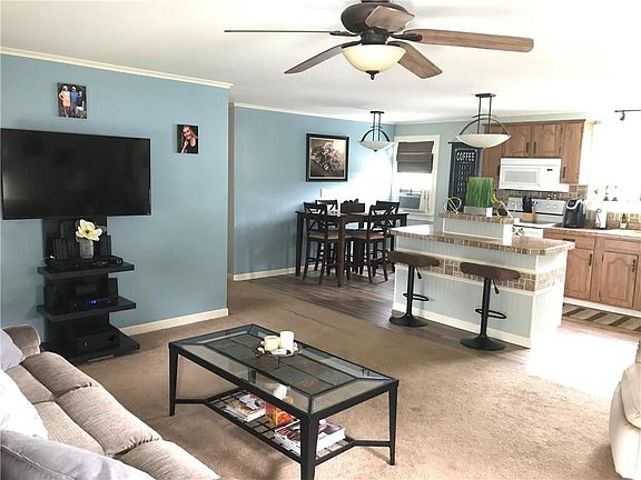 4th image of 24 Maple St