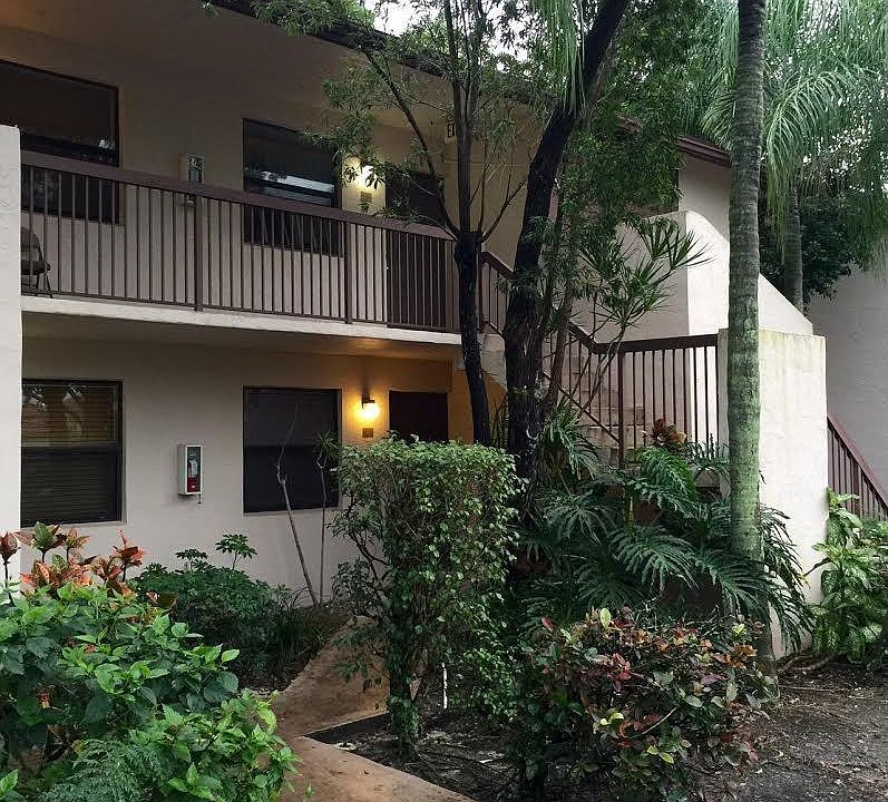 1st image of 9890 Nob Hill Ct