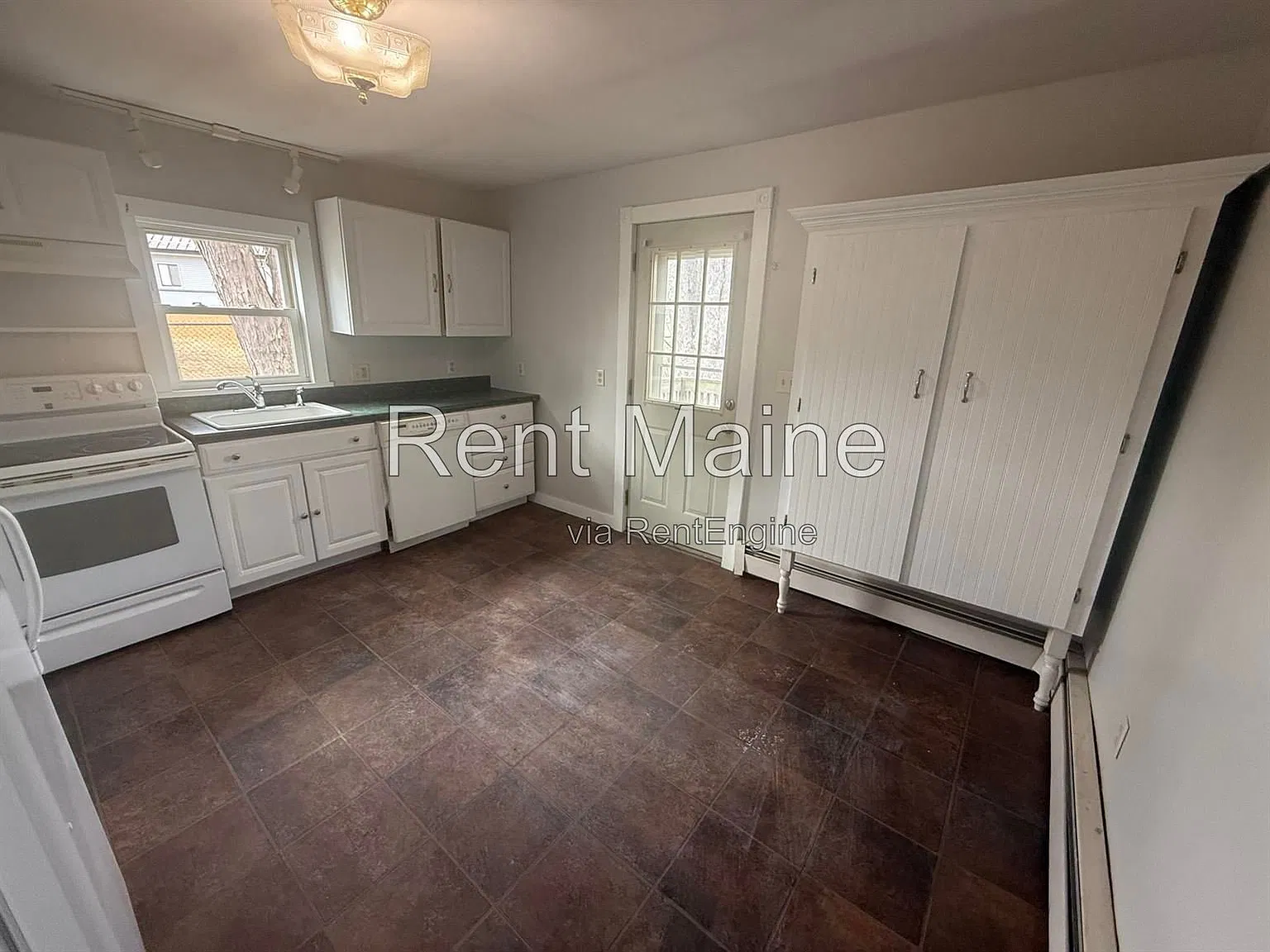 3 bed, 2.0 bath, $1,900 — Photo 3