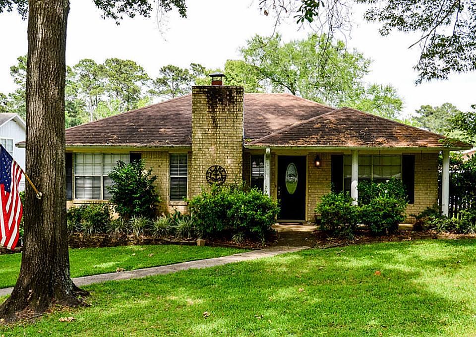 1st image of 125 Lake Dr