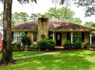 125 Lake Dr, Onalaska, TX 77360