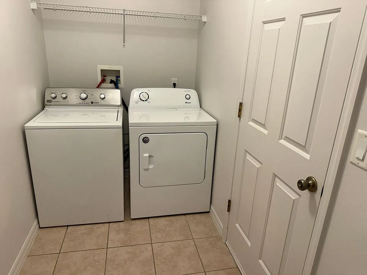 Townhouse - 3393 Celena - Townhouse - 3393 Celena — Photo 2