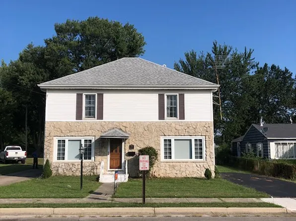 227 W Center St, London, OH 43140